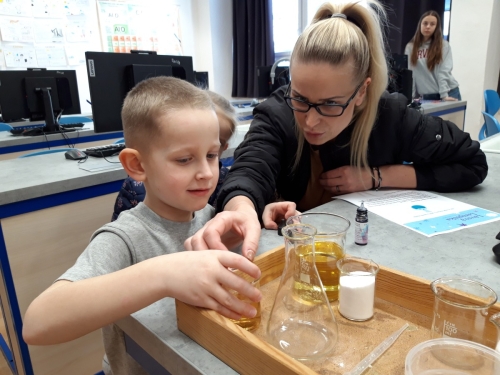 Učebna pro výuku fyziky a chemie f08